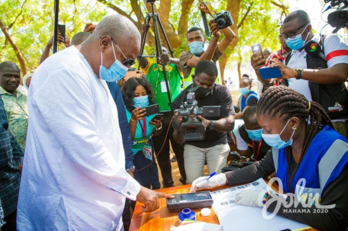 JOHN MAHAMA VOTES IN BOLE