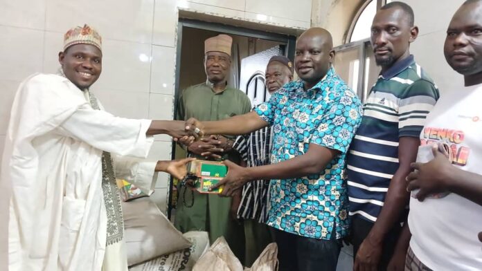 Lawyer Charles Bawadua donates to Muslim community in Bongo