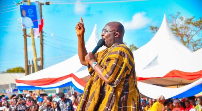 Dr. Mahamudu Bawumia addressing a gathering